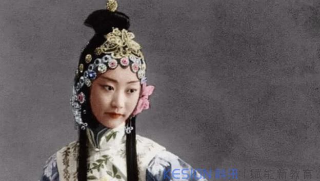 1959年12月，末代皇帝溥儀獲得特赦恢復(fù)自由